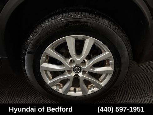 Used 2018 Nissan Rogue SV AWD/4WD image 26