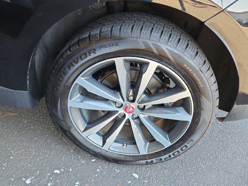 Used 2020 Jaguar F-PACE Prestige AWD/4WD image 34
