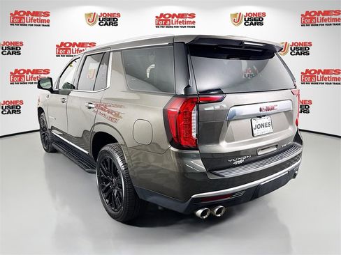 Used 2021 GMC Yukon Denali image 2