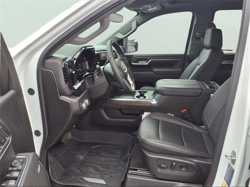 New 2025 GMC Sierra 2500 SLT w/ SLT Convenience Package image 17