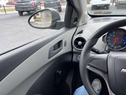 Used 2015 Chevrolet Sonic LS image 10