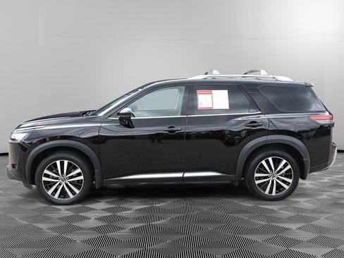 Used 2023 Nissan Pathfinder Platinum AWD/4WD image 3