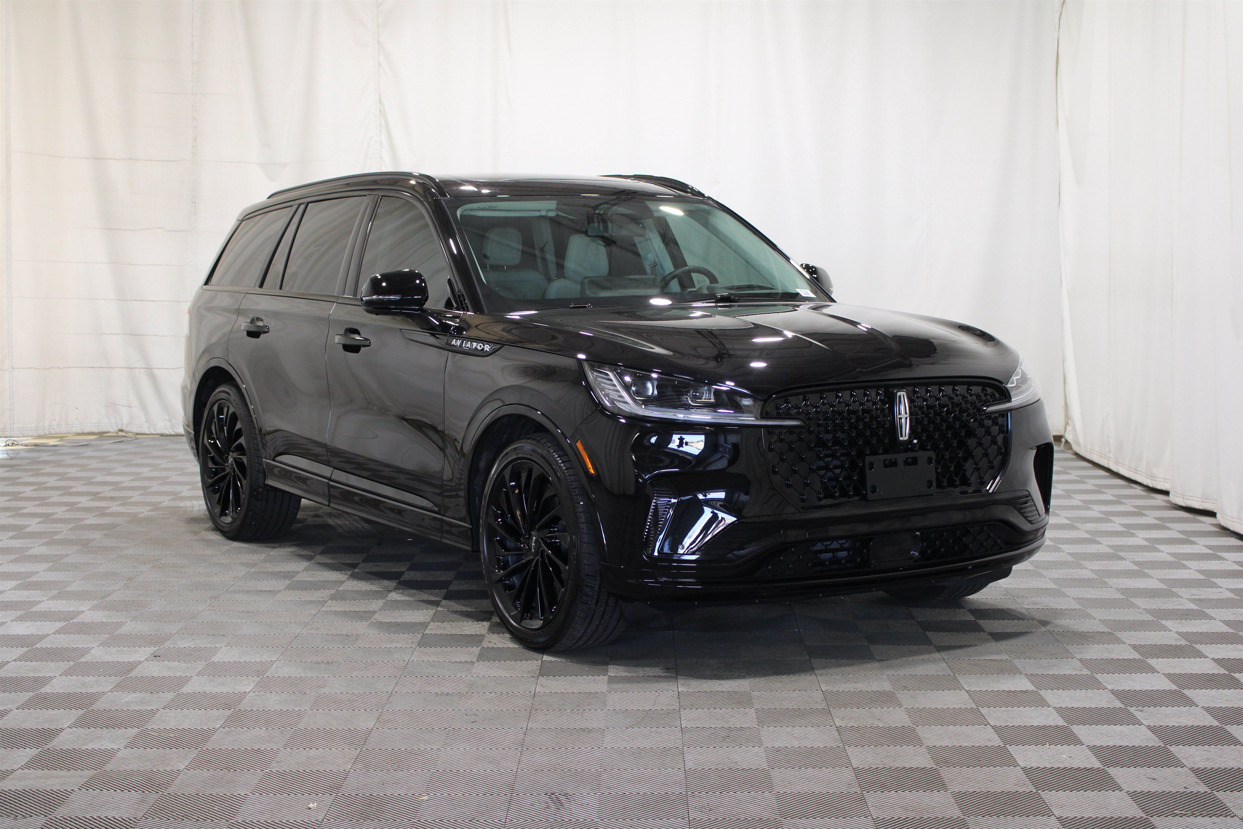 Certified 2026 Lincoln Aviator Reserve AWD/4WD image 1