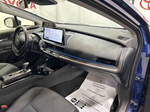 Used 2025 Toyota Prius Limited image 12