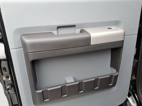 Used 2016 Ford F250 XLT w/ XLT Value Package image 17