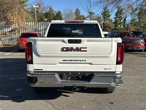 Used 2025 GMC Sierra 1500 SLT image 3