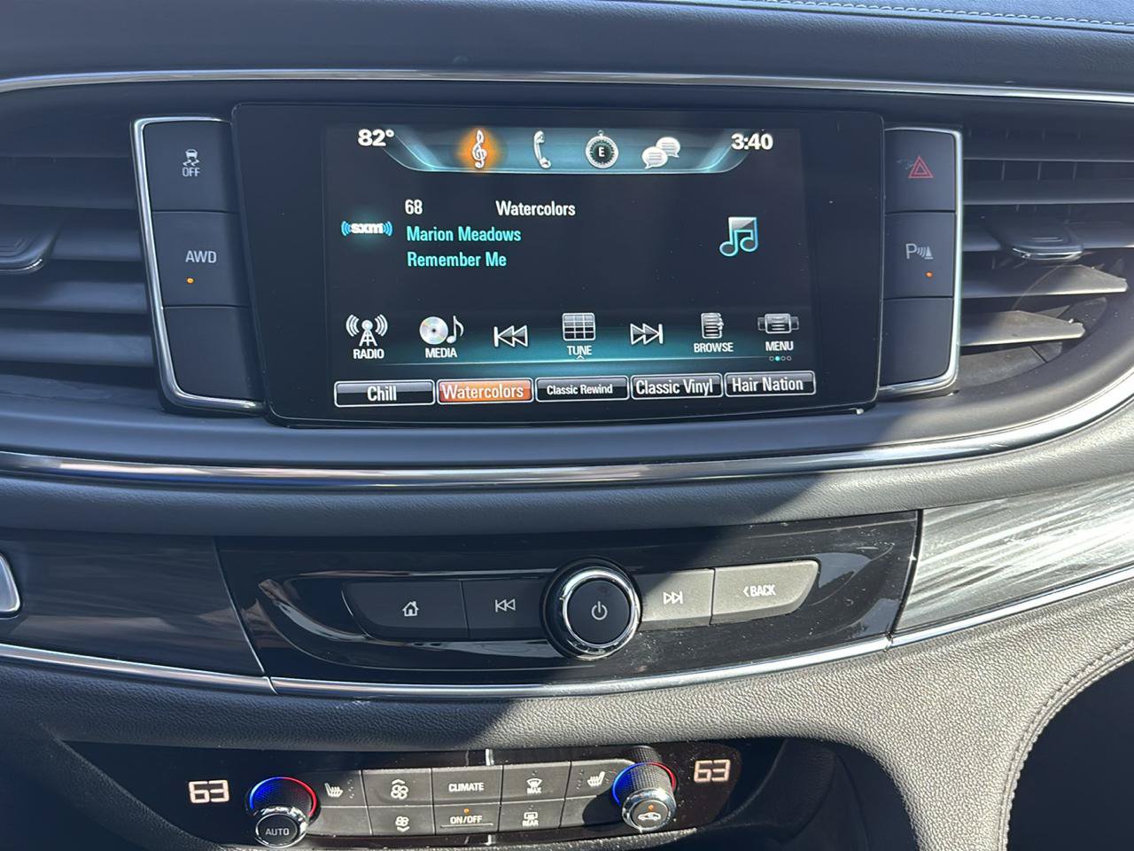 Used 2019 Buick Enclave Essence AWD/4WD image 11