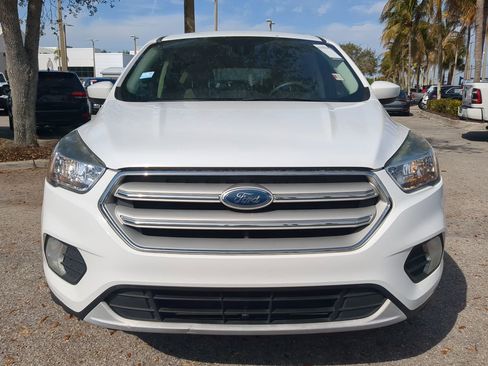Used 2019 Ford Escape SE image 3