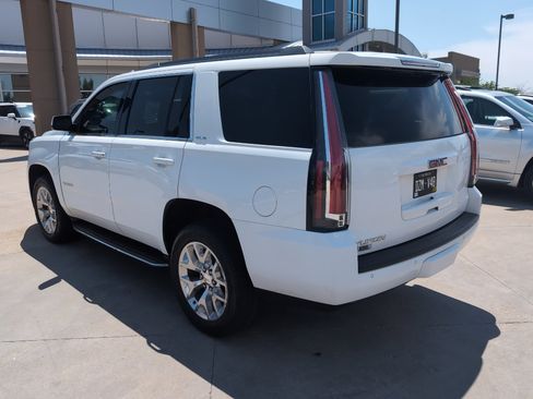 Used 2017 GMC Yukon SLE w/ SLE Value Package AWD/4WD image 2