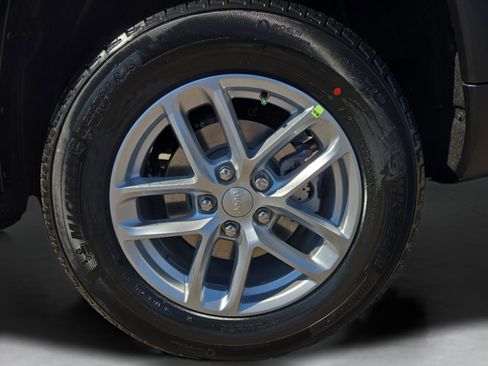 New 2025 Jeep Grand Cherokee Laredo image 26