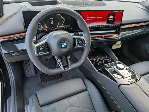 Used 2027 BMW 530i w/ M Sport Package RWD image 3