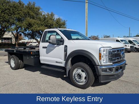 Used 2025 Ford F550 4x4 Regular Cab Super Duty image 2