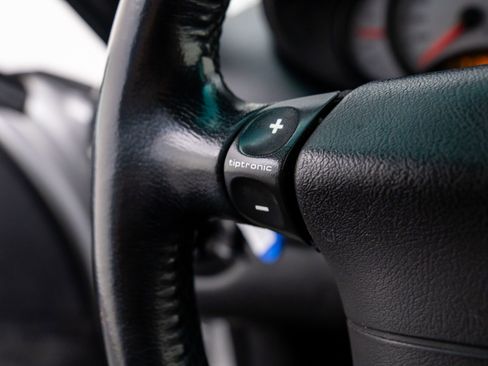 Used 2000 Porsche 911 Carrera 4 image 25