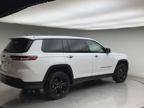 Used 2025 Jeep Grand Cherokee L Altitude AWD/4WD image 2