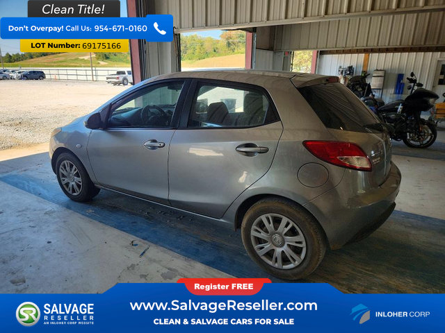 Used 2013 MAZDA MAZDA2 Sport FWD image 3