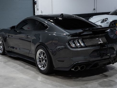 Used 2020 Ford Mustang Shelby GT500 w/ Technology Package RWD image 4