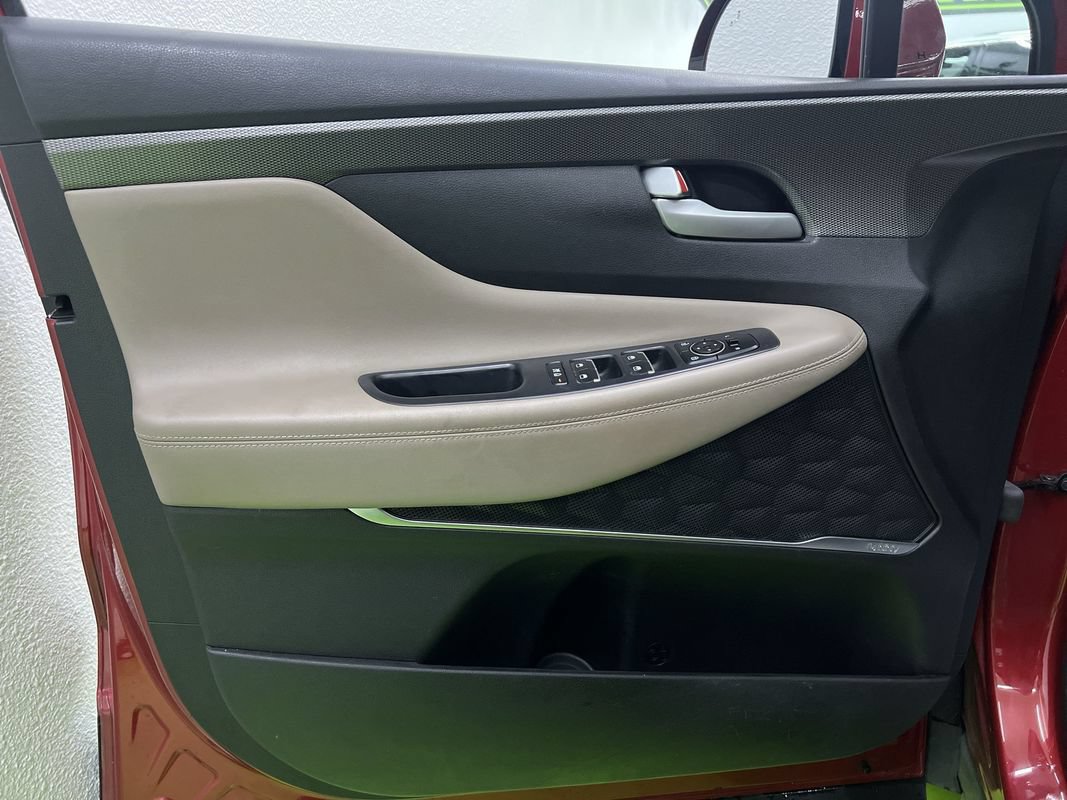 Used 2019 Hyundai Santa Fe Limited AWD/4WD image 16