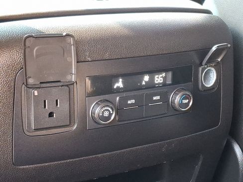 Used 2015 Chevrolet Tahoe LT image 12