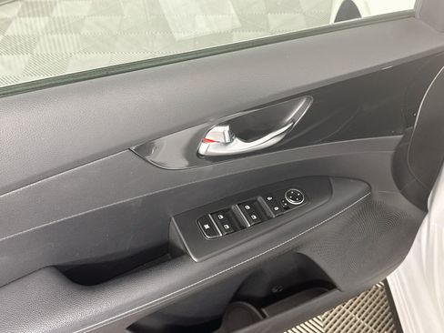 Used 2022 Kia Forte GT-Line w/ GT-Line Technology Package FWD image 15