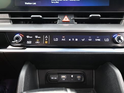 Certified 2023 Kia Sportage SX image 26