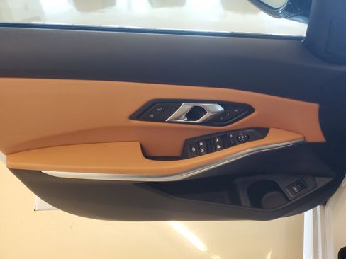 Used 2025 BMW 330i xDrive Sedan w/ M Sport Package image 23