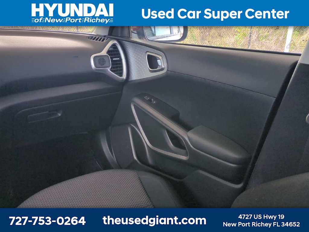Used 2022 Kia Soul LX w/ Technology Package FWD image 17