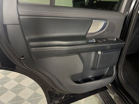 Used 2025 Ford Expedition Platinum AWD/4WD image 28