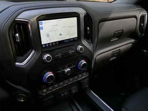 Used 2023 GMC Sierra 2500 Denali w/ Denali Black Diamond Edition image 14