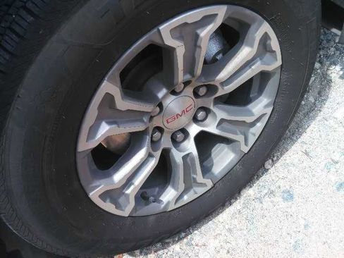 Used 2025 GMC Sierra 1500 SLT RWD image 5