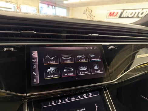 Used 2019 Audi Q8 Prestige w/ Luxury Package image 29