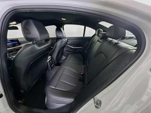 Used 2025 BMW 330i Sedan image 30