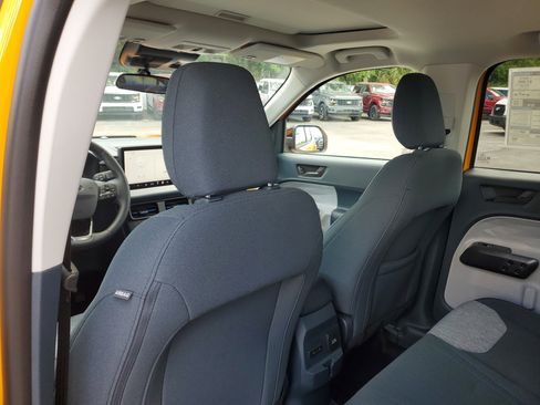 Used 2026 Ford Maverick XLT w/ XLT Luxury Package FWD image 13