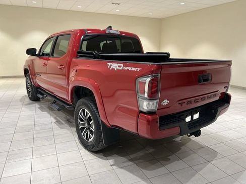 Used 2022 Toyota Tacoma TRD Sport w/ Technology Package RWD image 3