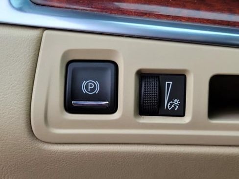 Used 2017 Cadillac XT5 Luxury w/ Driver Awareness Package AWD/4WD image 22