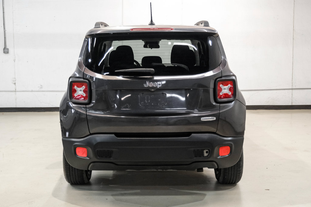 Used 2017 Jeep Renegade Latitude w/ Cold Weather Group AWD/4WD image 9
