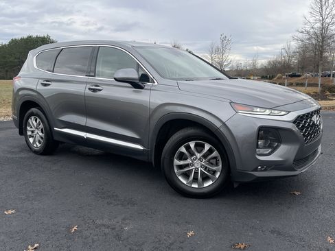 Used 2019 Hyundai Santa Fe SEL w/ Cargo Package image 2