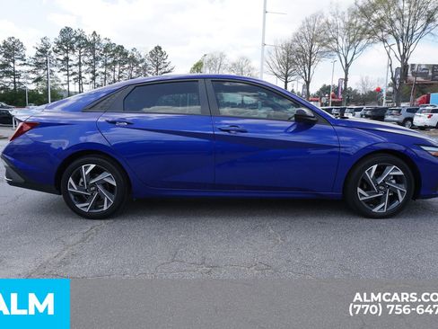 Used 2025 Hyundai Elantra Sport image 11