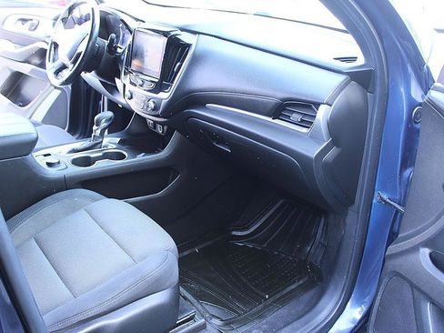 Used 2022 Chevrolet Traverse LT FWD image 23