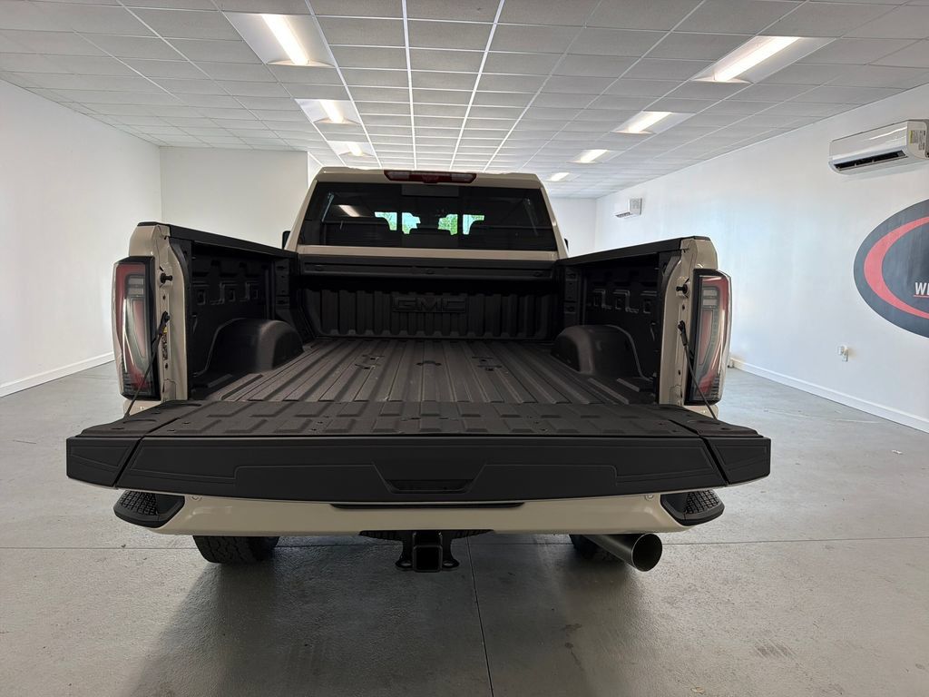 New 2026 GMC Sierra 2500 AT4 w/ Technology Package AWD/4WD image 7