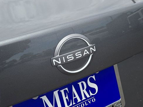 Used 2025 Nissan Sentra SV FWD image 12