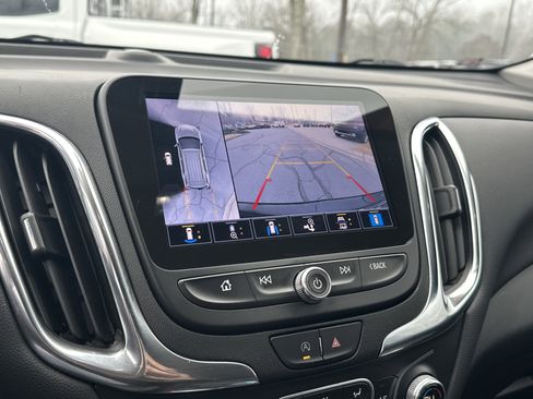 Used 2022 Chevrolet Equinox LT image 32