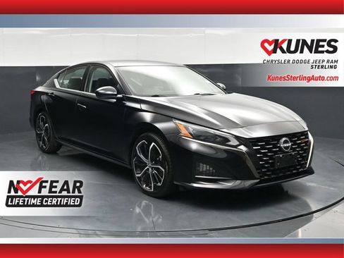 Used 2024 Nissan Altima 2.5 SR FWD image 1