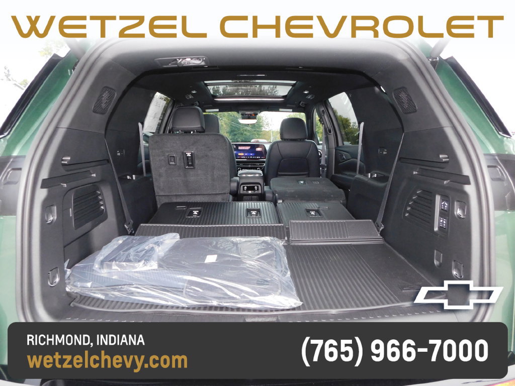New 2027 Chevrolet Traverse RS w/ LPO, Floor Liner Package FWD image 28