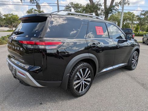 Certified 2024 Nissan Pathfinder Platinum w/ Cargo Package FWD image 4