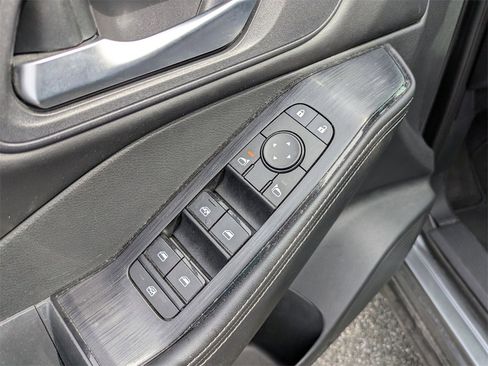 Used 2023 Nissan Rogue SV w/ SV Premium Package image 12