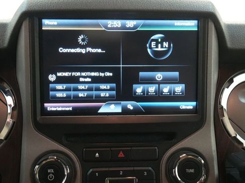 Used 2014 Ford F350 Lariat image 31