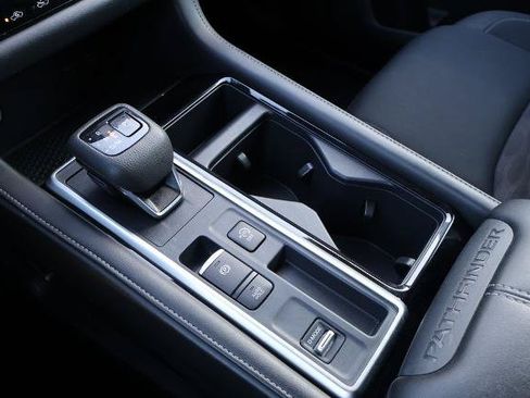 Certified 2025 Nissan Pathfinder SV FWD image 23