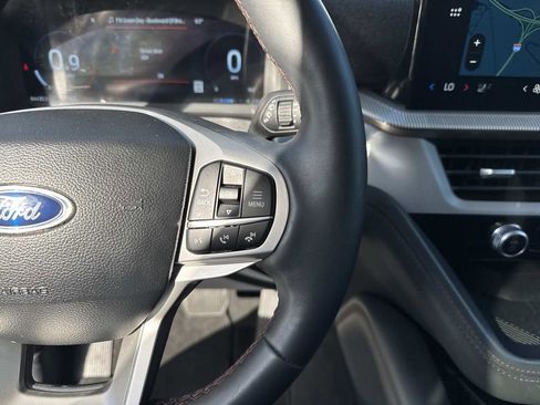 Used 2025 Ford Explorer Active w/ Active Comfort Package image 24