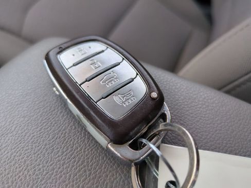 Used 2020 Hyundai Elantra Value Edition FWD image 36