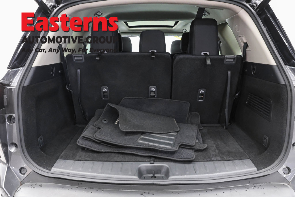 Used 2023 Nissan Pathfinder SV w/ SV Premium Package AWD/4WD image 10